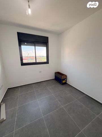 דירה, גן יבנה מערב, גן יבנה