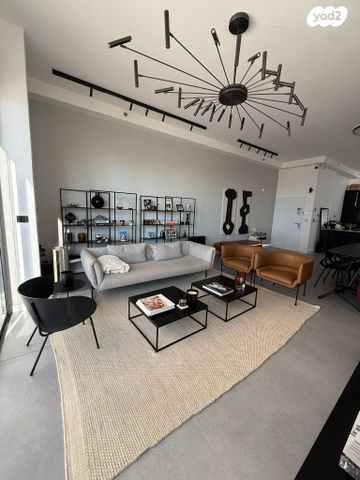 הרצליה הירוקה, נווה עובד