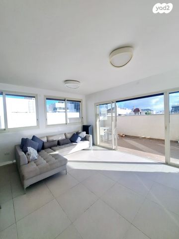 גג/ פנטהאוז, לילינבלום, נווה צדק, תל אביב יפו