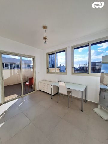 גג/ פנטהאוז, לילינבלום, נווה צדק, תל אביב יפו