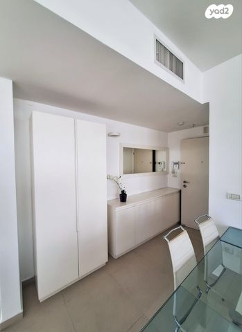 גג/ פנטהאוז, לילינבלום, נווה צדק, תל אביב יפו