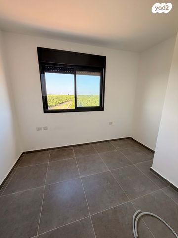 דירה, גן יבנה מערב, גן יבנה