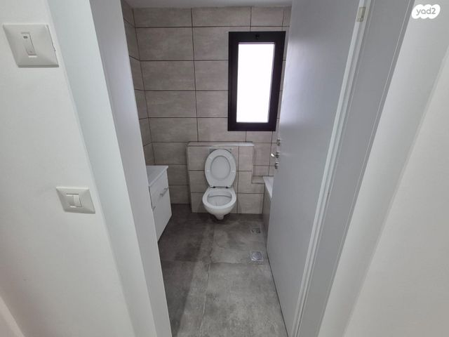 דירה, כובשי החרמון, שעריים, רחובות