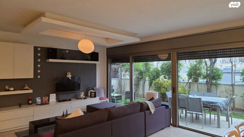 מרדכי זעירא 11