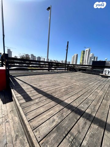 חנויות/ שטח מסחרי, הרב ניסנבאום, בת ים