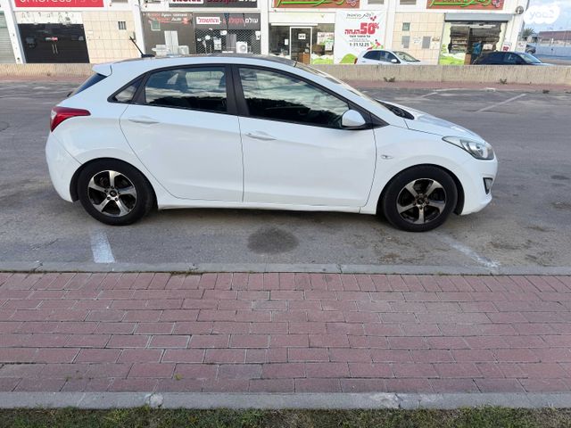 יונדאי i30