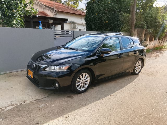 מודעת רכב לקסוס CT