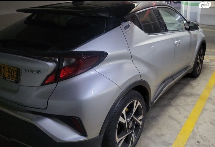 מודעת רכב טויוטה C-HR