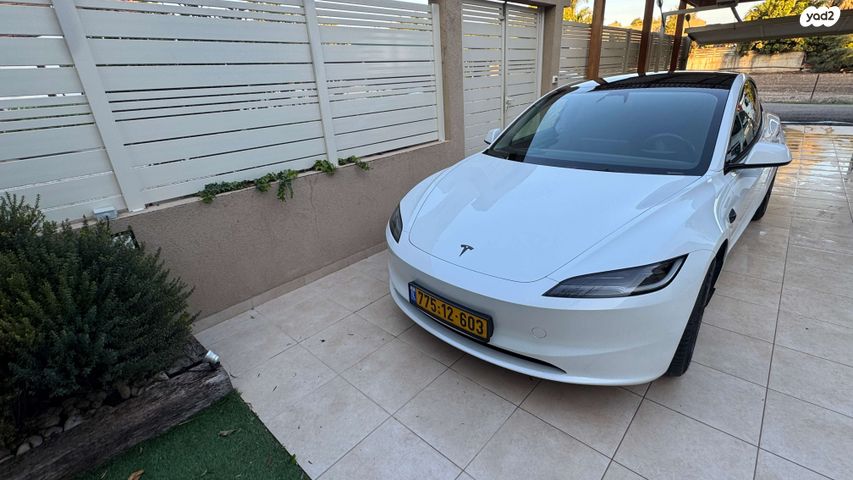 מודעת רכב טסלה מודל 3