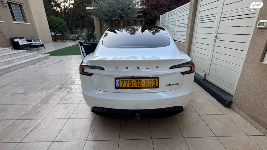 טסלה מודל 3