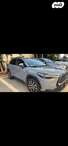 מודעת רכב טויוטה קורולה קרוס