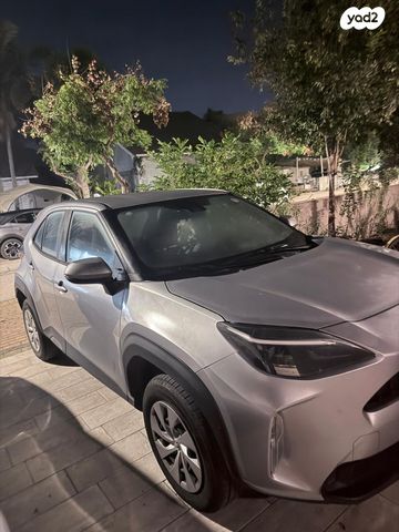 טויוטה יאריס קרוס