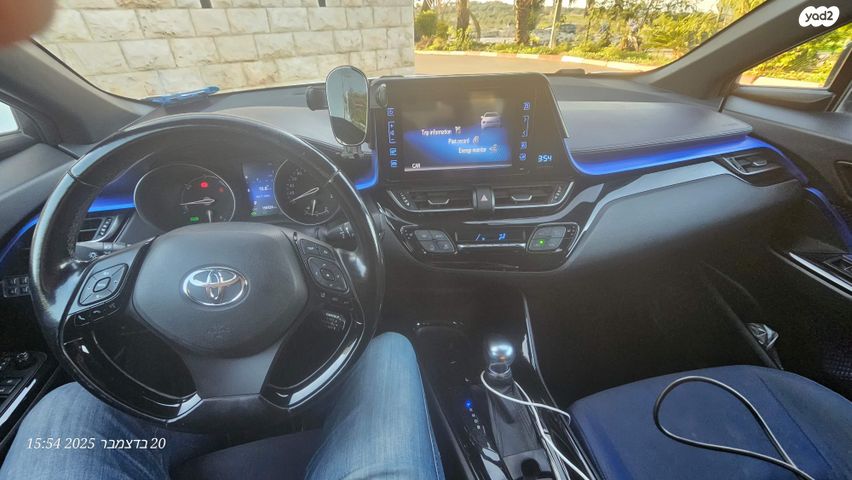 מודעת רכב טויוטה C-HR