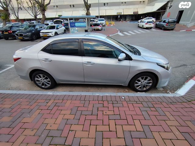 מודעת רכב טויוטה קורולה