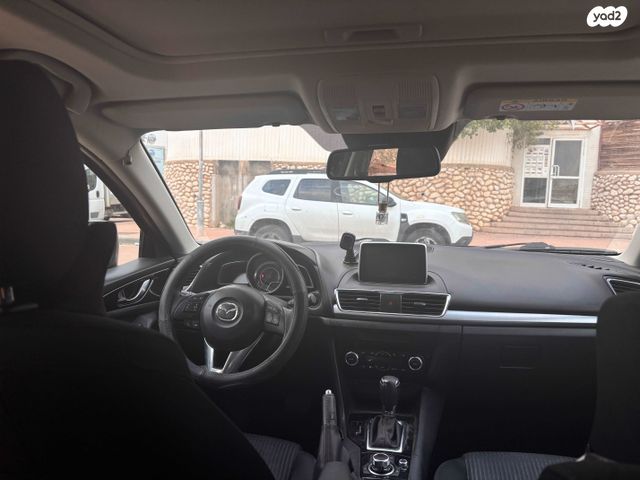 מאזדה 3