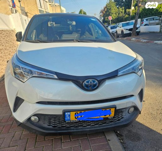 מודעת רכב טויוטה C-HR