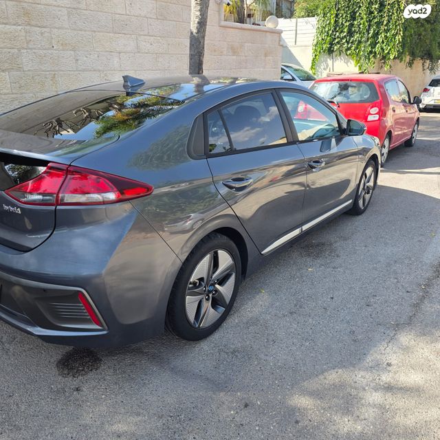 יונדאי איוניק