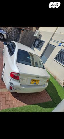 סובארו B4/לגאסי