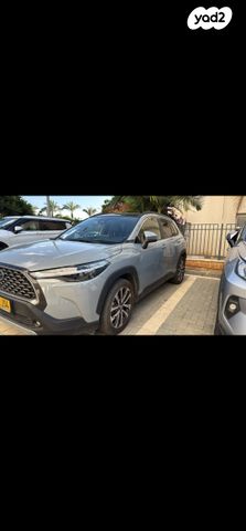 טויוטה קורולה קרוס