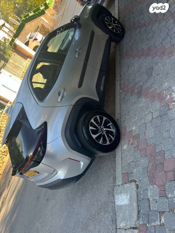 מודעת רכב טויוטה יאריס קרוס