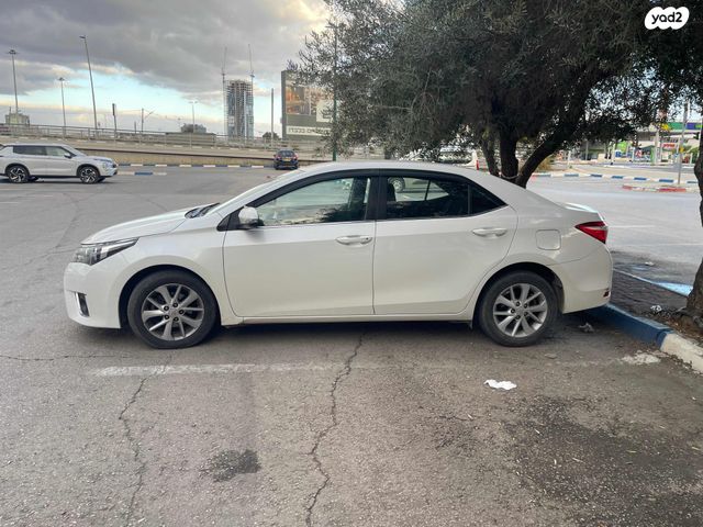 טויוטה קורולה