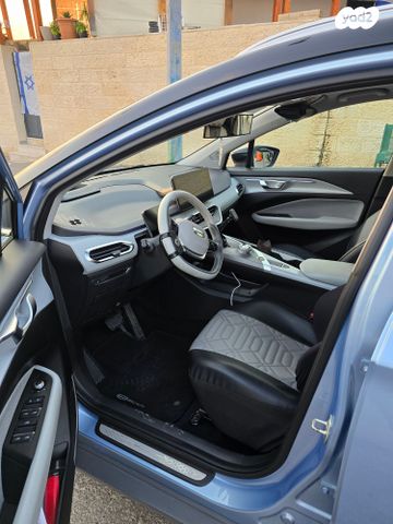 מודעת רכב ג׳ילי Geometry C