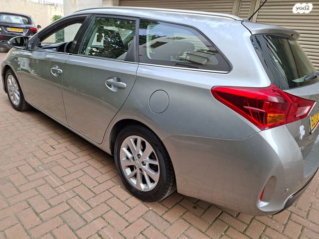 טויוטה אוריס