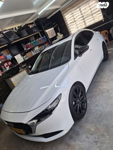 מודעת רכב מאזדה 3