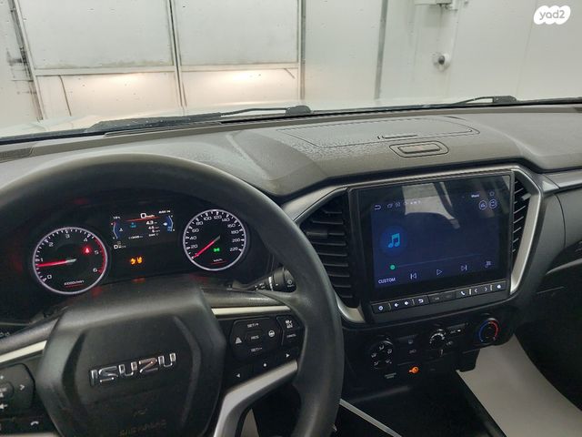 איסוזו די-מקס