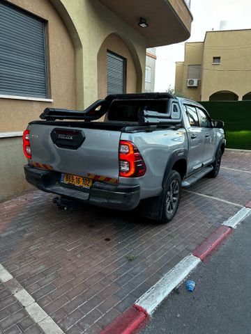 טויוטה היילקס