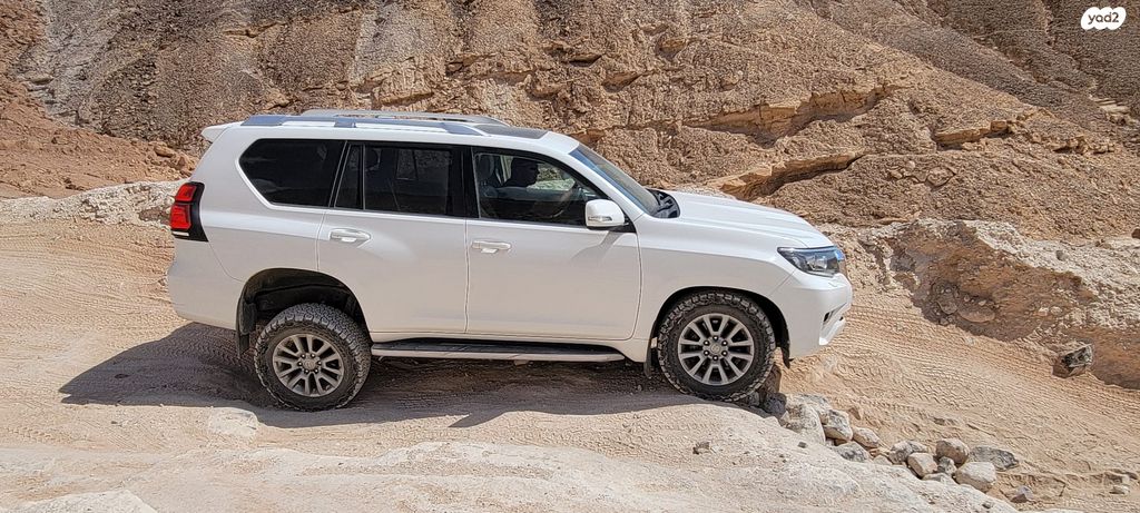 טויוטה לנד קרוזר