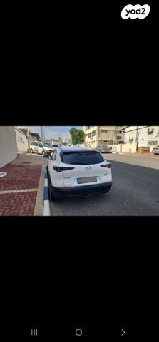 מודעת רכב מאזדה CX-30