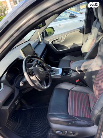 טויוטה RAV4