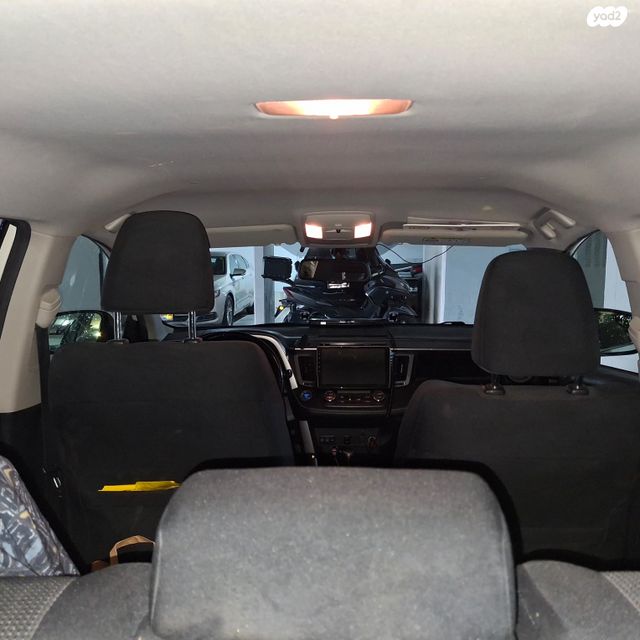 מודעת רכב טויוטה RAV4