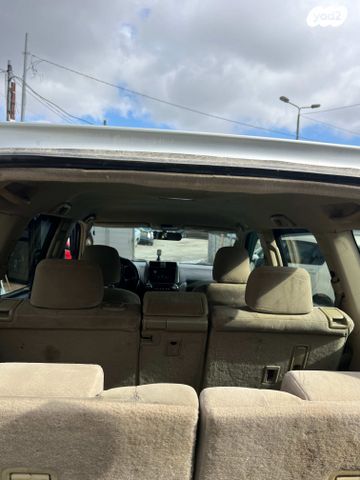 טויוטה לנד קרוזר