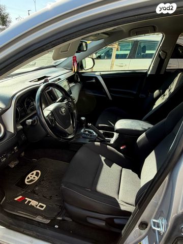 מודעת רכב טויוטה RAV4