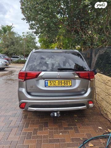 מיצובישי אאוטלנדר