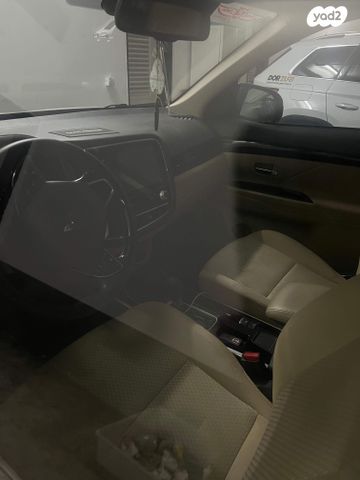 מיצובישי אאוטלנדר