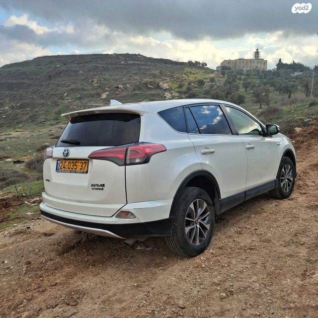 טויוטה RAV4