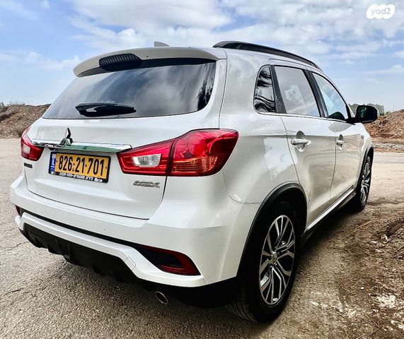 מודעת רכב מיצובישי ASX