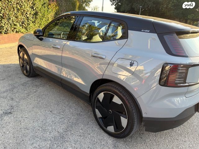 מודעת רכב וולוו EX30