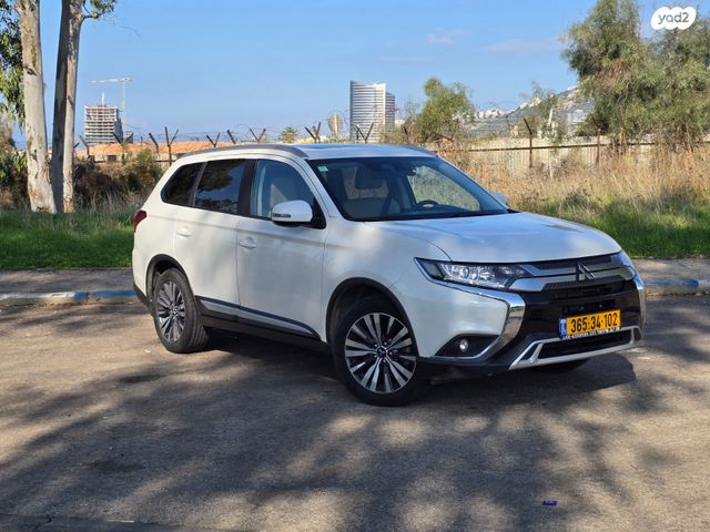 מיצובישי אאוטלנדר