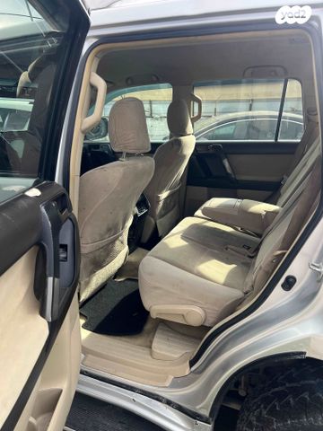 טויוטה לנד קרוזר