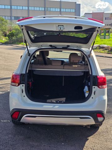 מיצובישי אאוטלנדר