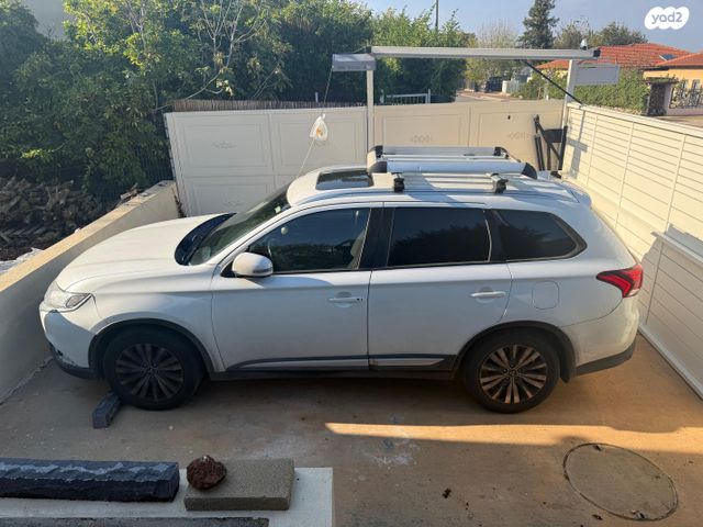 מיצובישי אאוטלנדר