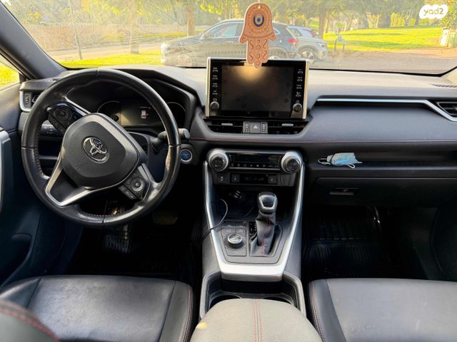 טויוטה RAV4