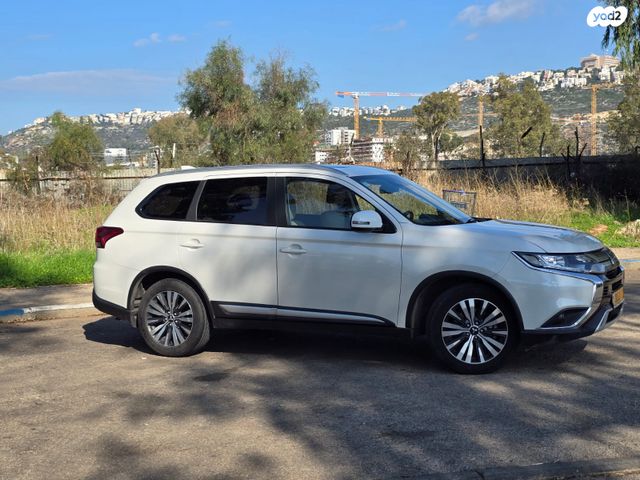 מיצובישי אאוטלנדר