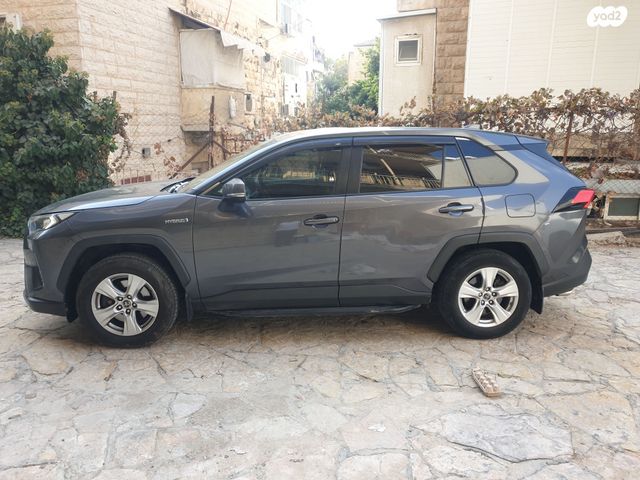 טויוטה RAV4