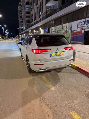 מיצובישי אאוטלנדר