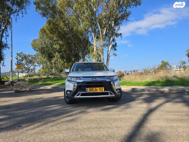 מיצובישי אאוטלנדר